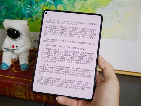 体育巨头联手电竞，联名鞋款惊艳亮相
