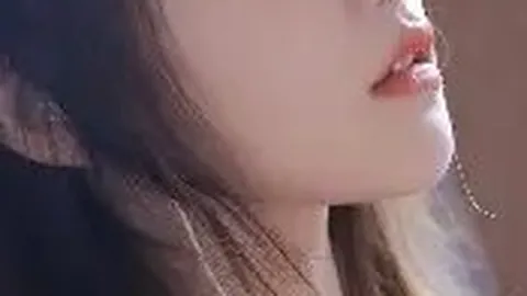 韩雪低价售卖洗脸巾引争议，清流形象受质疑？明星经济现状令人反思