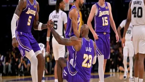 奥斯卡点球助上海海港1-0击败广州队，恩迪亚耶错失良机