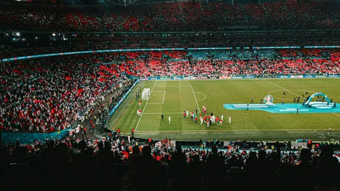 德布劳内再获PFA年度最佳球员称号，连庄两年成就非凡